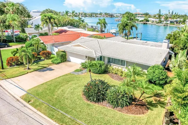 513 HARBOR DR