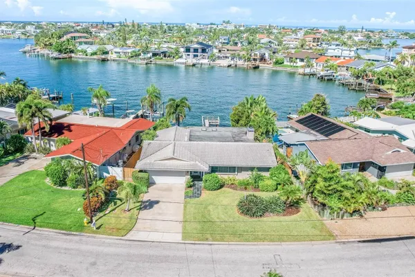 513 HARBOR DR