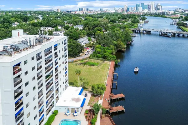 2780 N RIVERSIDE DR 502