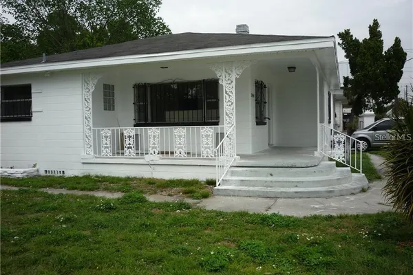 2414 E 8TH AVE