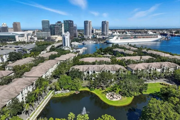716 PROMENADE PL