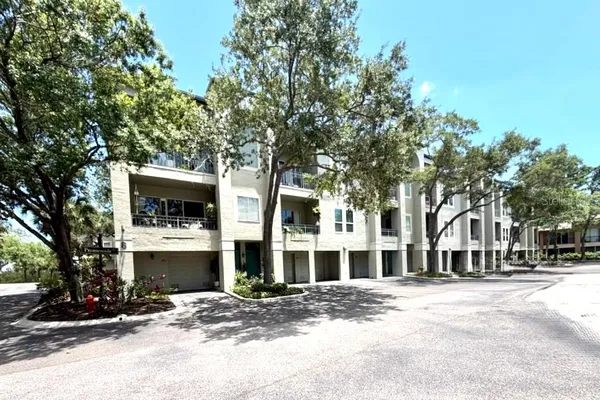 716 PROMENADE PL