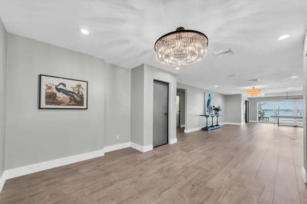 303 BATH CLUB BLVD
