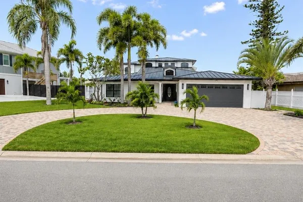 452 BATH CLUB BLVD