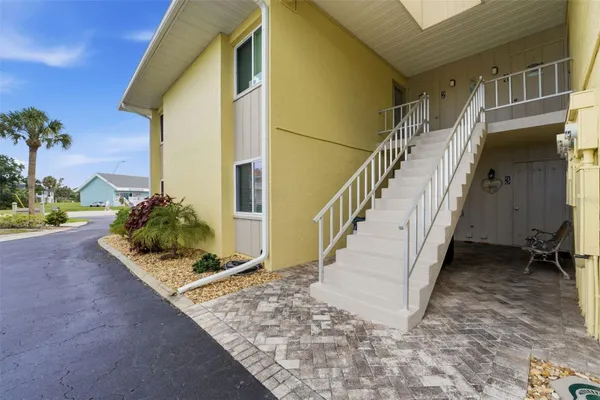 101 LOUELLA LN 2