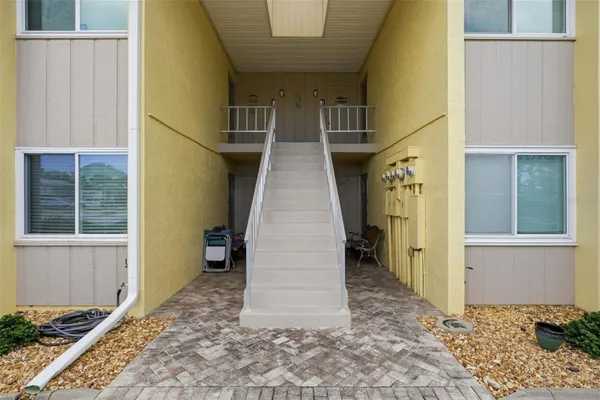 101 LOUELLA LN 2