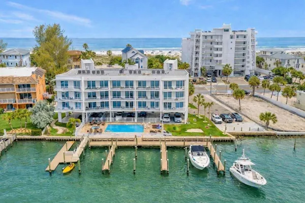 10091 GULF BLVD 202E