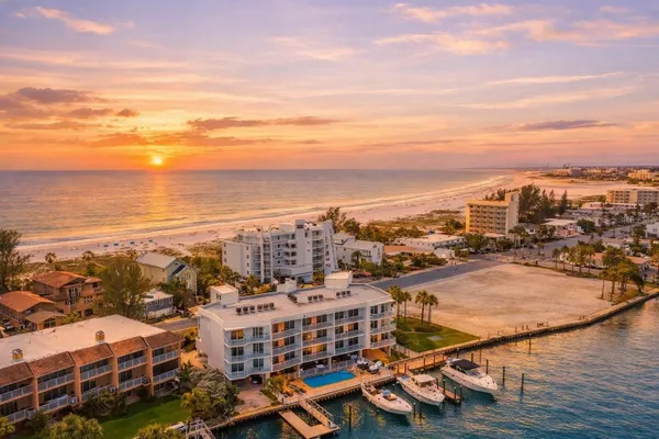 10091 GULF BLVD 203E