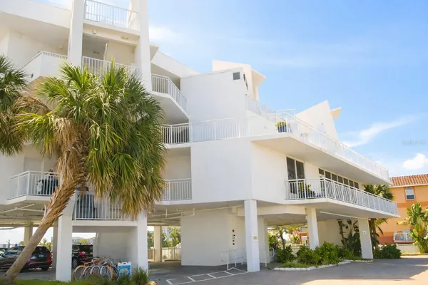 10091 GULF BLVD 203E
