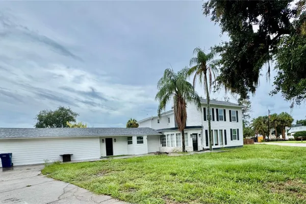 812 TROPICAL DR