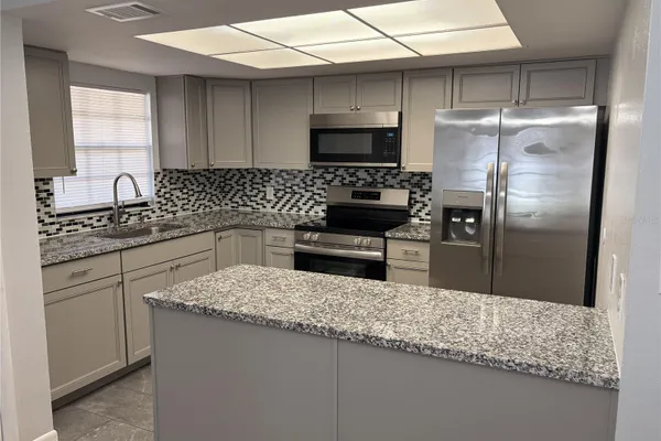 4015 ASHFORD GREEN PL D202