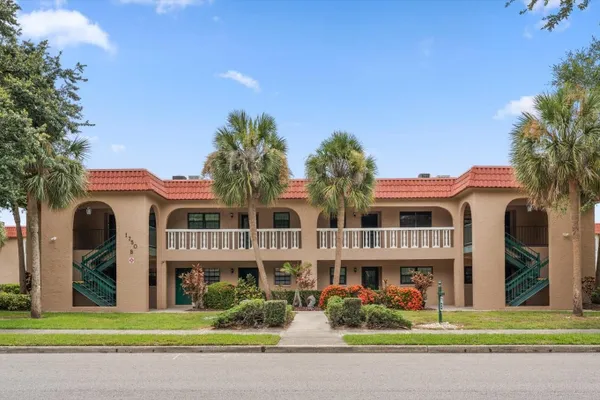 1750 BELLEAIR FOREST DR B8