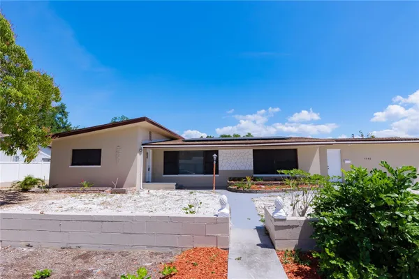 4946 DR MARTIN LUTHER KING JR ST