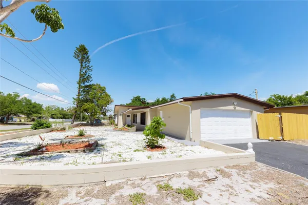4946 DR MARTIN LUTHER KING JR ST