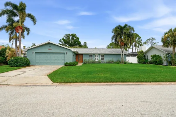 6241 TANGLEWOOD DR