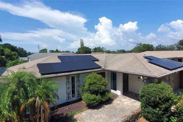 7438 LAKE FOREST CIR