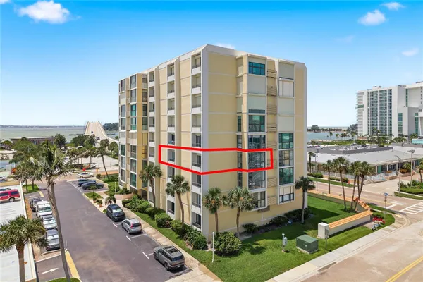 800 S GULFVIEW BLVD 403