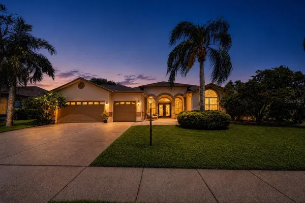 2093 SWAN LN