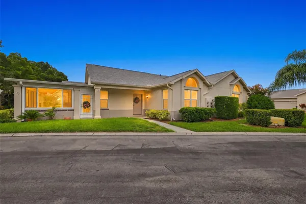 1124 GOLFVIEW WOODS DR NA