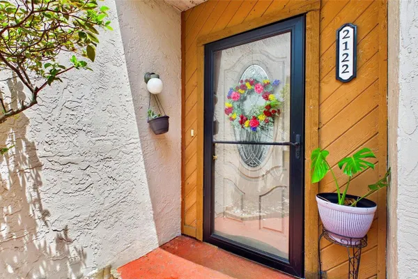 2122 TARPON LANDINGS DR