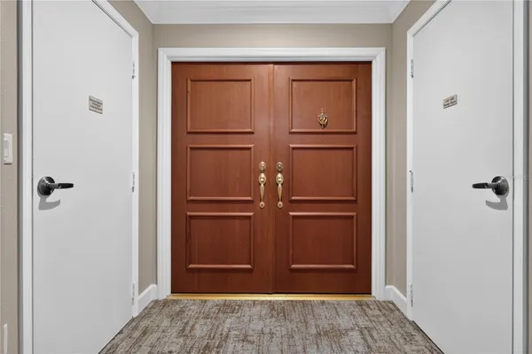 100 BEACH DR 401