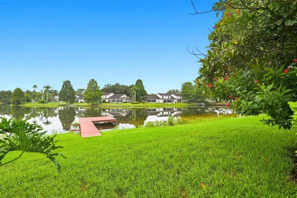 1821 LAKE HERON DR
