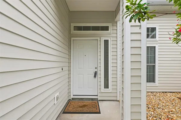 1821 LAKE HERON DR