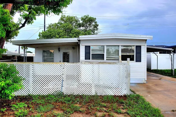 1908 SHADY COVE DR