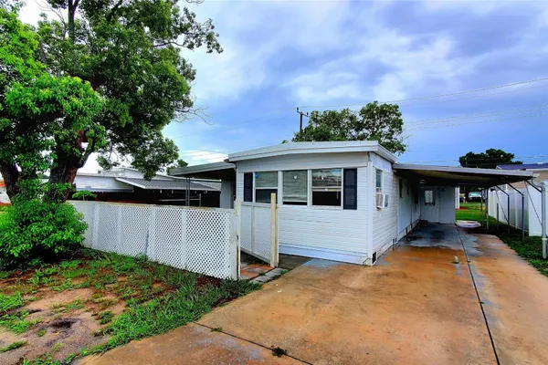1908 SHADY COVE DR