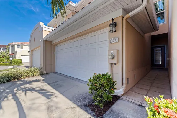 123 VALENCIA CIR
