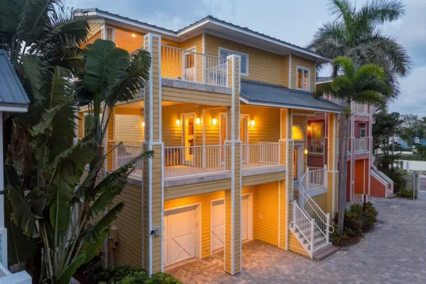 2718 GULF BLVD 2