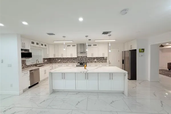 1557 ROBINSON DR