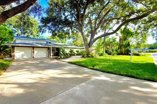 1557 ROBINSON DR