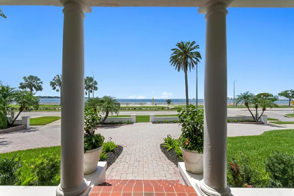907 BAYSHORE BLVD
