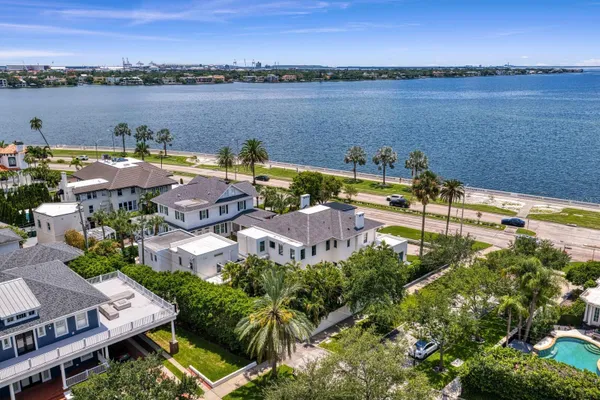 907 BAYSHORE BLVD