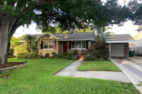 311 N GOMEZ AVE