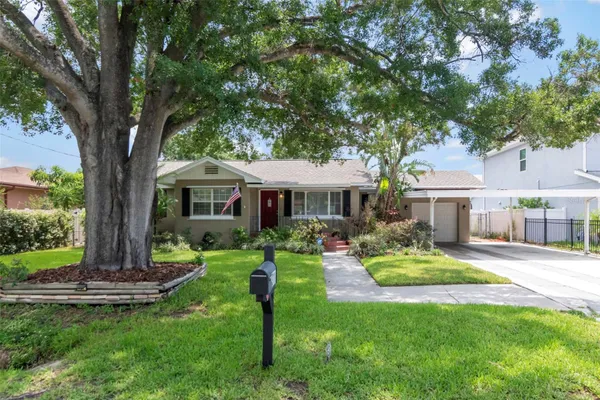 311 N GOMEZ AVE