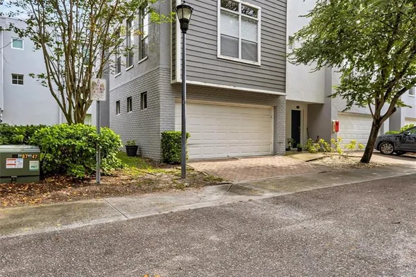 4512 BAY SPRING CT