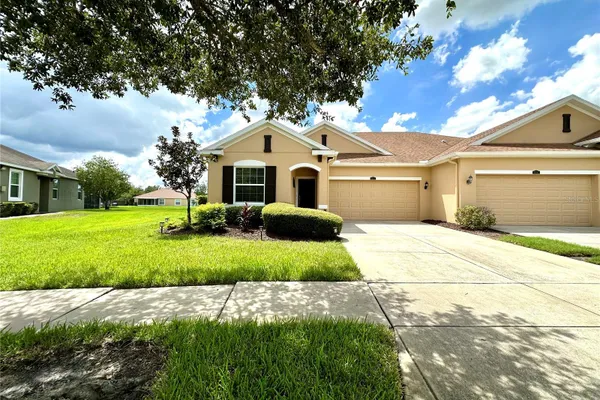 4247 ANGELICA LOOP