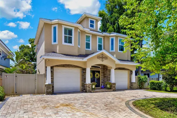 303 W CHAPMAN RD