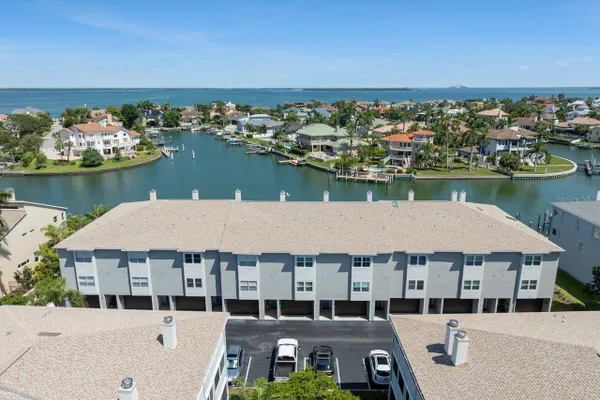 521 PINELLAS BAYWAY 105
