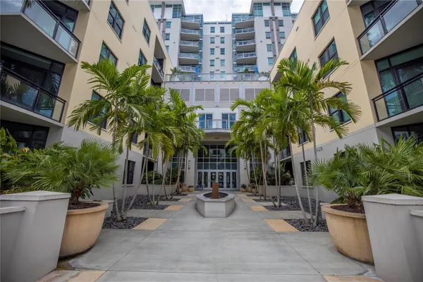 400 4TH AVE 701