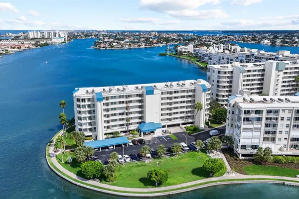 7922 SAILBOAT KEY BLVD 206