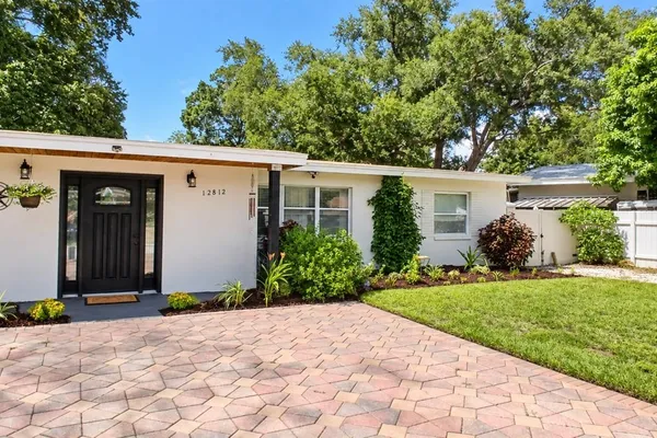 12812 LAKE DR