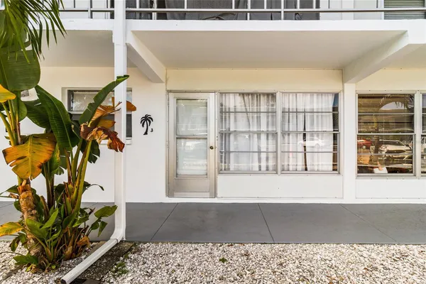 1221 DREW ST B3