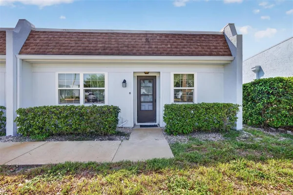 11130 CARRIAGE HILL DR 6