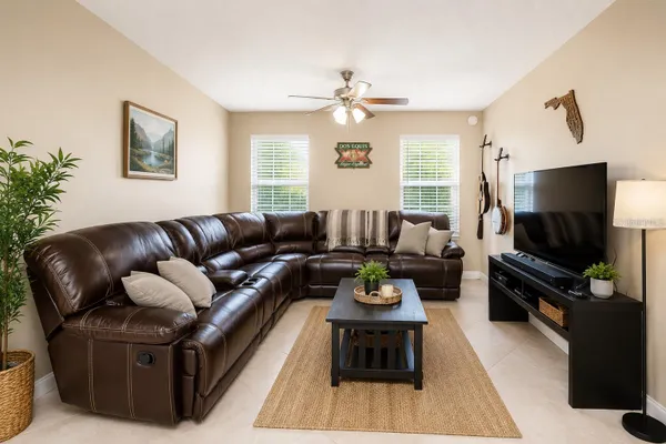 7504 GADSDEN DR