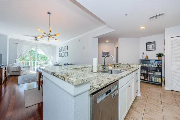 700 S HARBOUR ISLAND BLVD 404