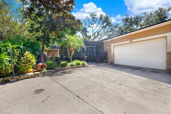 302 BELLE TERRE AVE