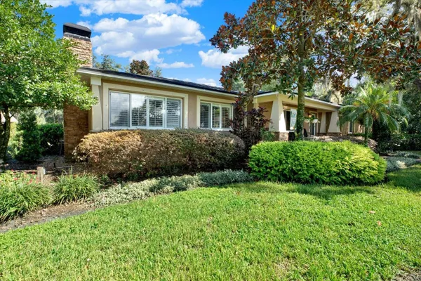 302 BELLE TERRE AVE